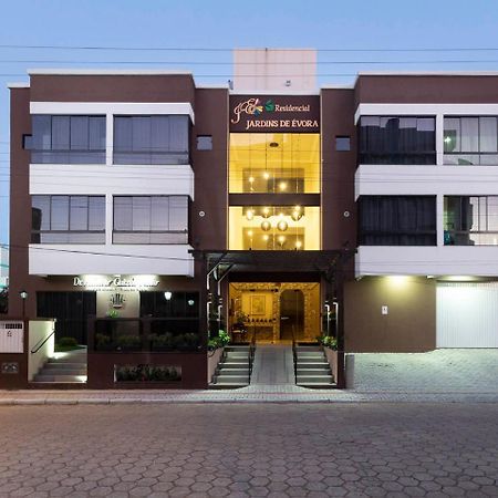 Apartamento Economico Para 4 Pessoas Em Bombinhas Exterior foto